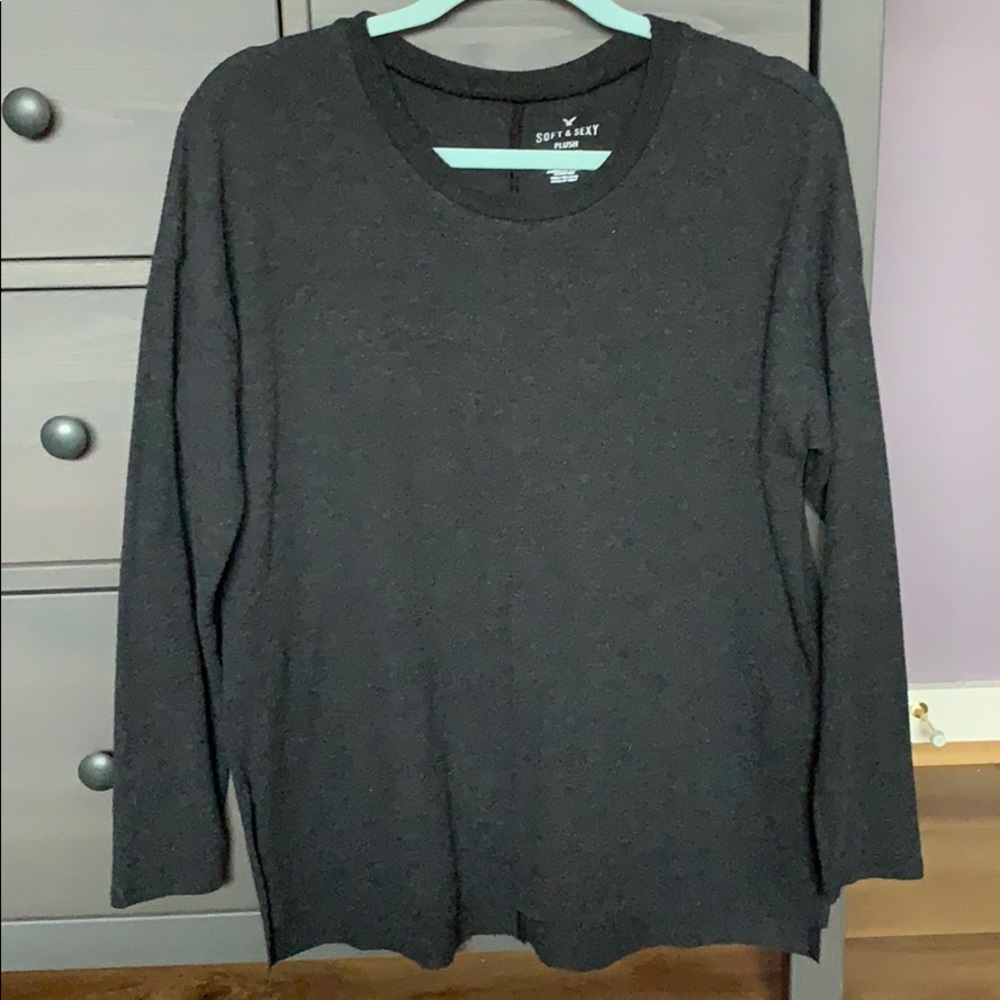 Oversized soft material sweater.